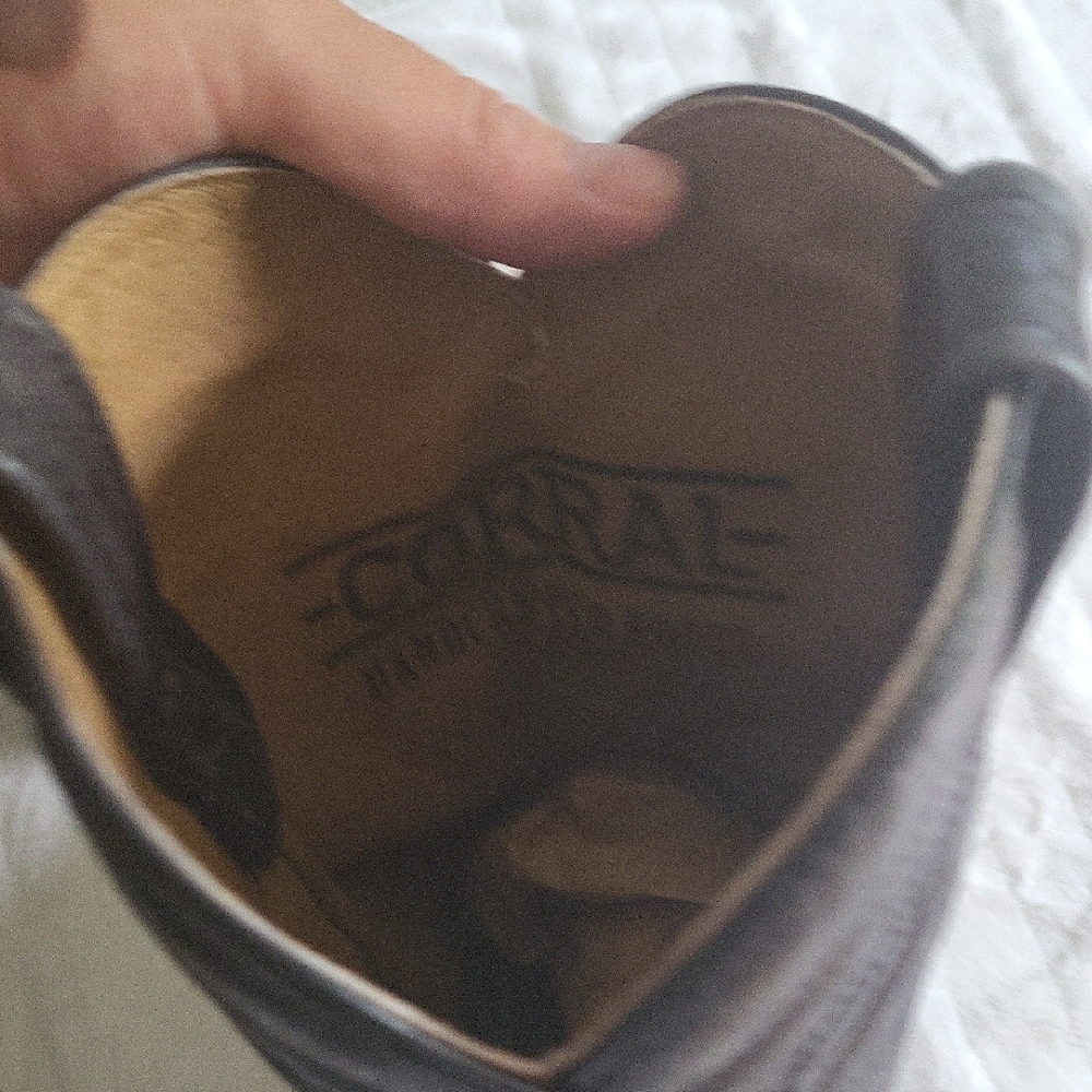 Botas - Picture 5 of 7